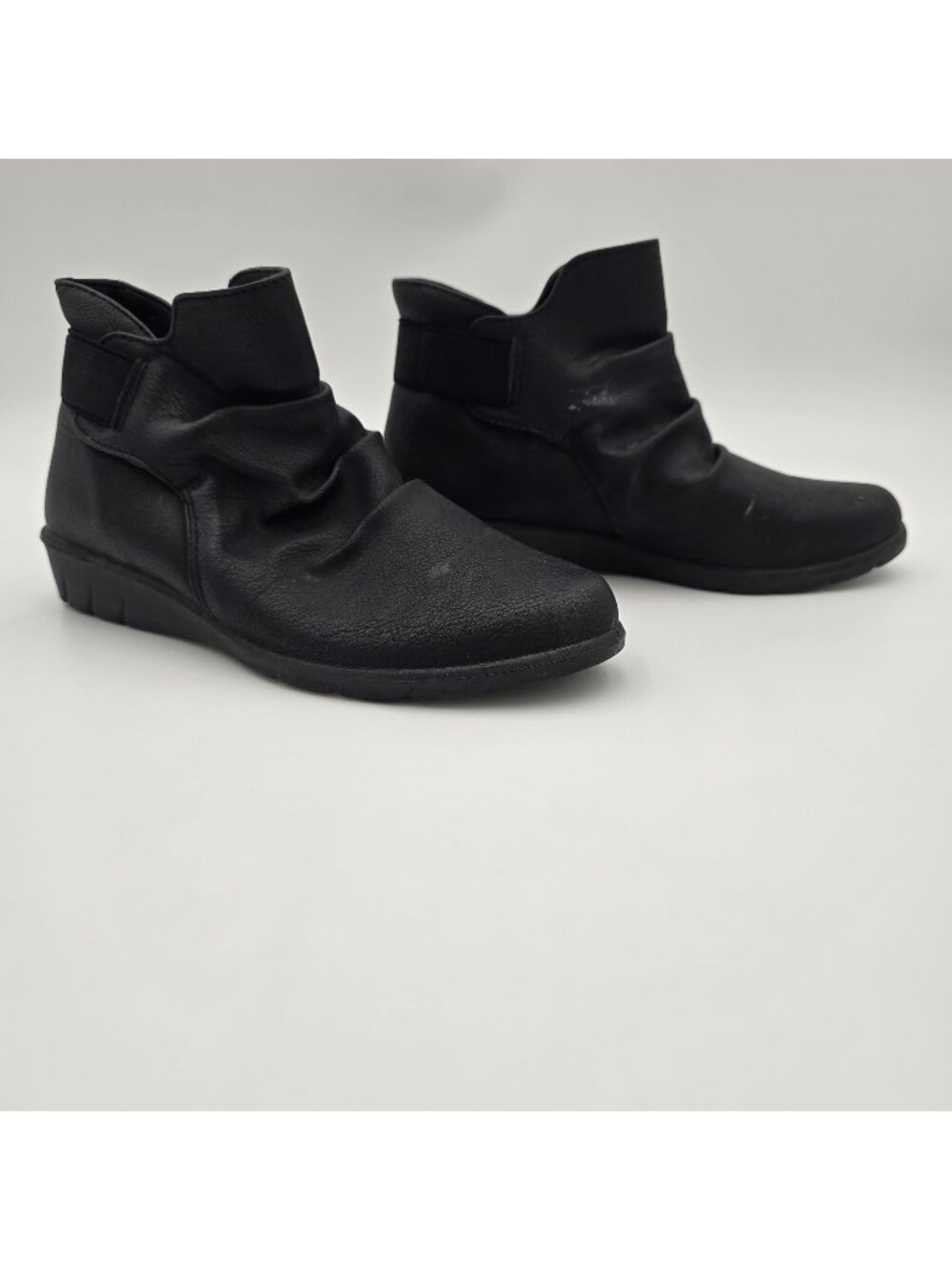 Easy Street Black Ankle Booties 5M Faux Leather Lightweight Casual Style Slip-On